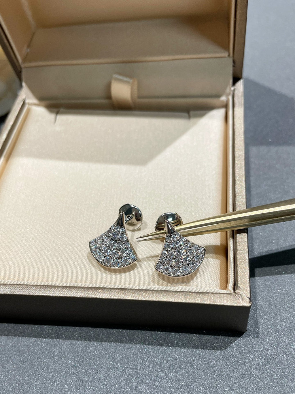 Bvlgari Dream Stud Earrings Cubic Zirconia - 11424