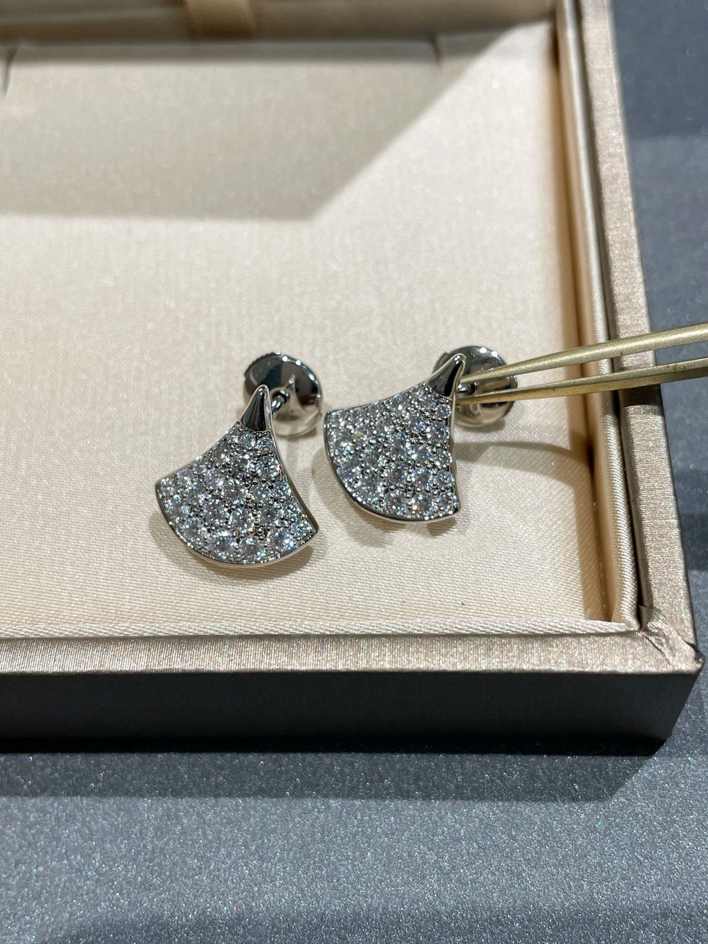 Bvlgari Dream Stud Earrings Cubic Zirconia - 11424