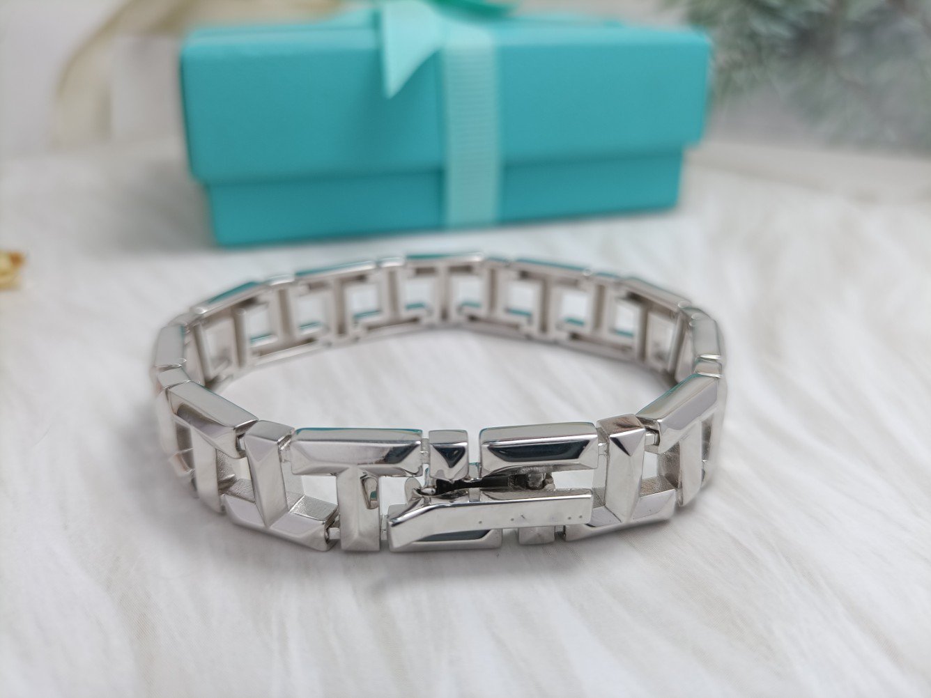 Tiffany T True Narrow Bracelet