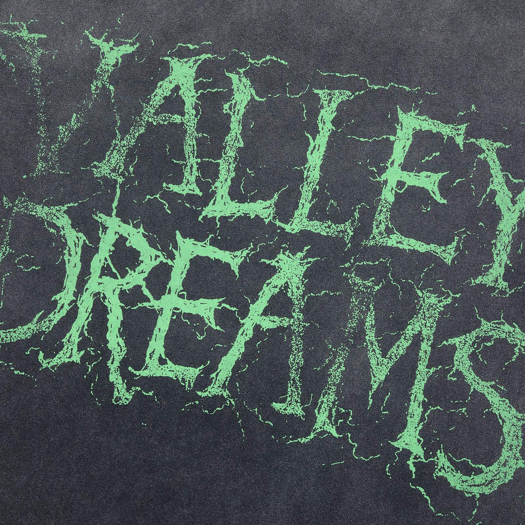 VALE USA Dream Graphic Short-Sleeve T-Shirt — detail